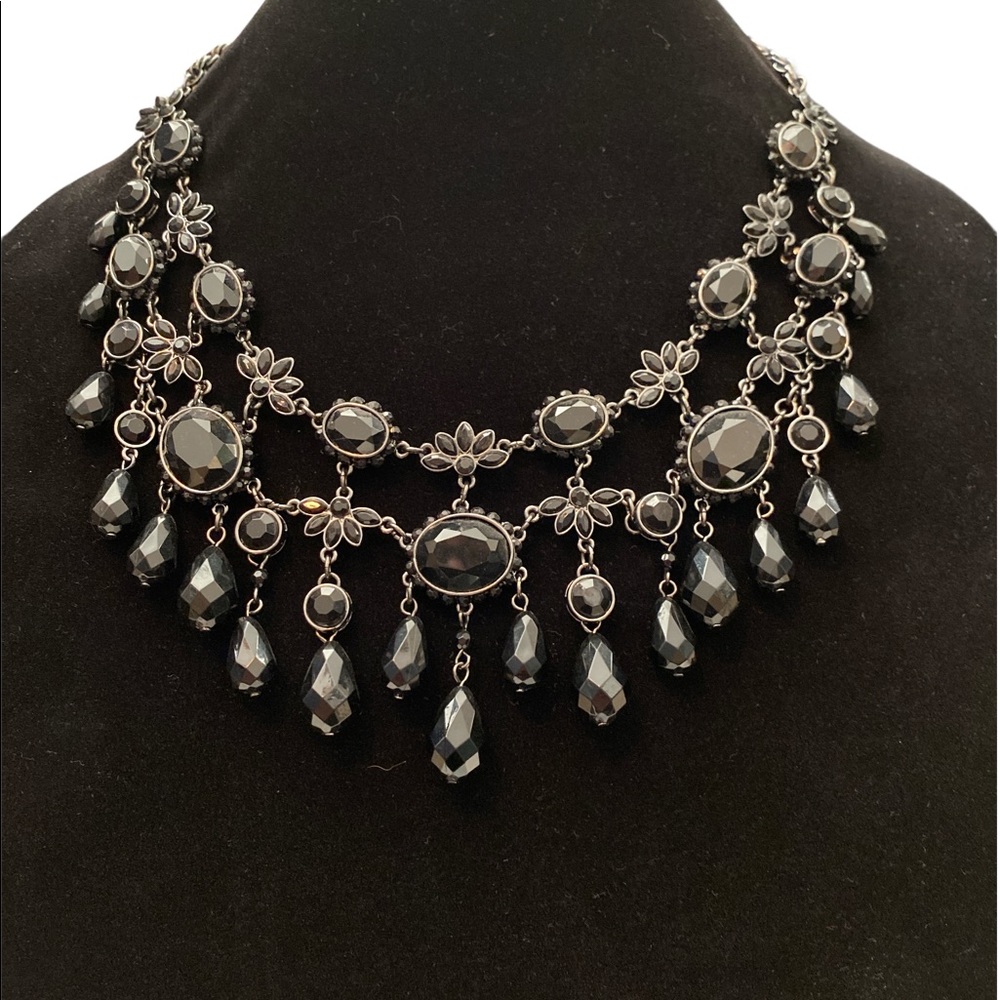 Banana Republic necklace with teardrop hanging beads